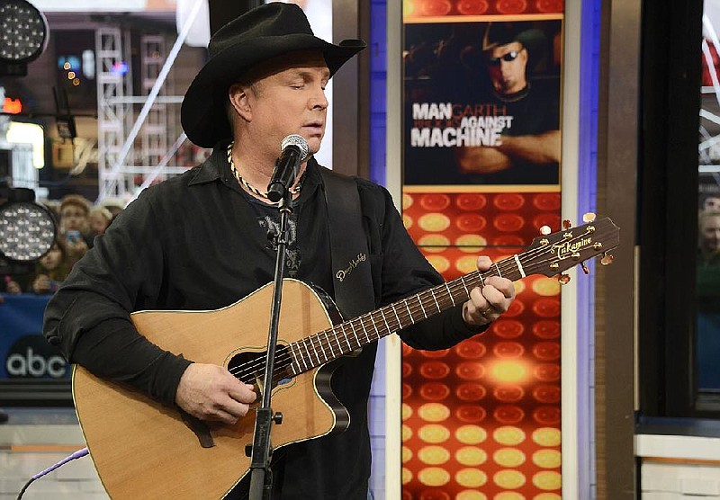 Garth Brooks performs on a recent edition of ABC’s Good Morning America. The country superstar will perform on the 2014 American Music Awards, which airs at 7 p.m. today on ABC.