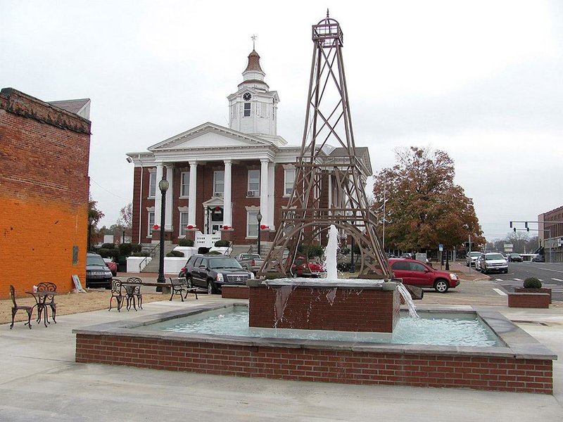 A ceremony is set for today to dedicate this park on the downtown square in Paris as the permanent home for the city’s replica of the Eiffel Tower.