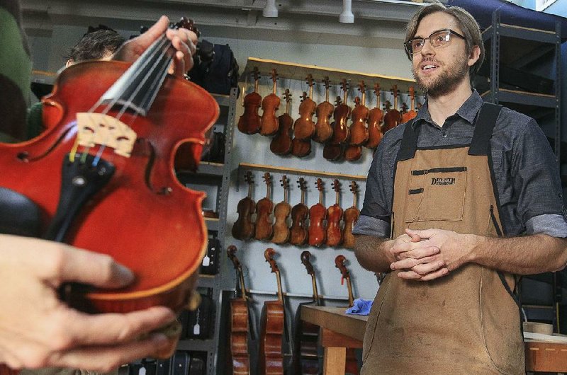 Mistillid puls Opsætning Former carriage house vibrates with new life as violin shop