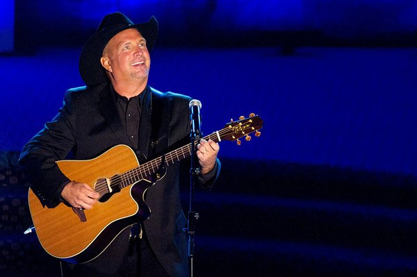 Remember When Garth Brooks Played for the New York Mets?