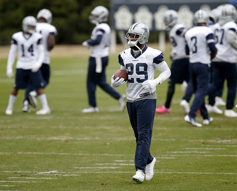 Dallas Cowboys running back DeMarco Murray ran individual drills during the team’s practices this week after having surgery on his broken left hand, but his status for today’s game against Indianapolis is still up in the air. 