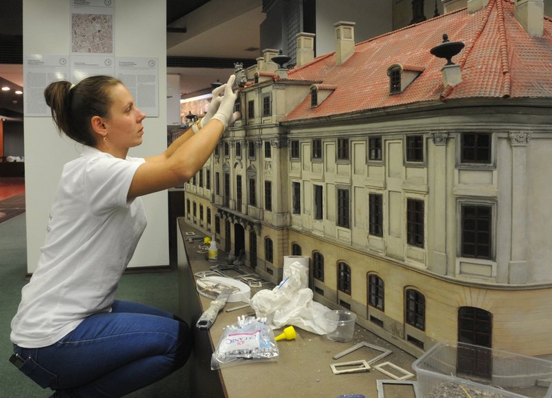 Warsaw's lost architecture portrayed in miniature