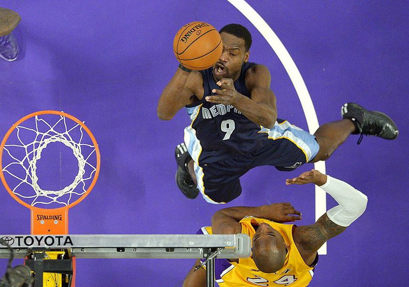 Memphis Grizzlies guard Tony Allen is not known for his offensive ability. On a single possession in Friday’s 109-106 victory over the Los Angeles Lakers, Allen missed a wide-open layup, had two shots blocked and missed another that was denied because of offensive basket interference. 