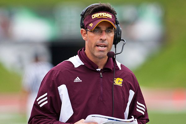 Dan Enos has been hired as Arkansas' offensive coordinator after spending five seasons as head coach at Central Michigan. (AP Photo/Tony Ding)