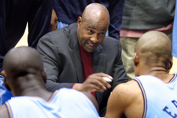 Then Fort Worth Flyers coach Sidney Moncrief talks to his team during a game against the Arkansas Rimrockers on Friday, Dec. 8, 2006, at the Stephens Center in Little Rock. 