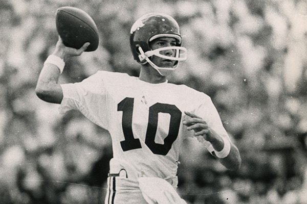 Arkansas quarterback Bill Montgomery throws a pass during an undated game. (Arkansas Democrat-Gazette File)