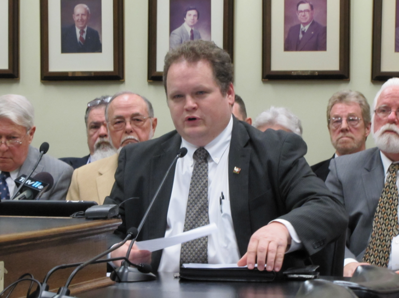 Rep. Nate Bell, R-Mena, presents House Bill 1113 on Wednesday, Feb. 11, 2015.