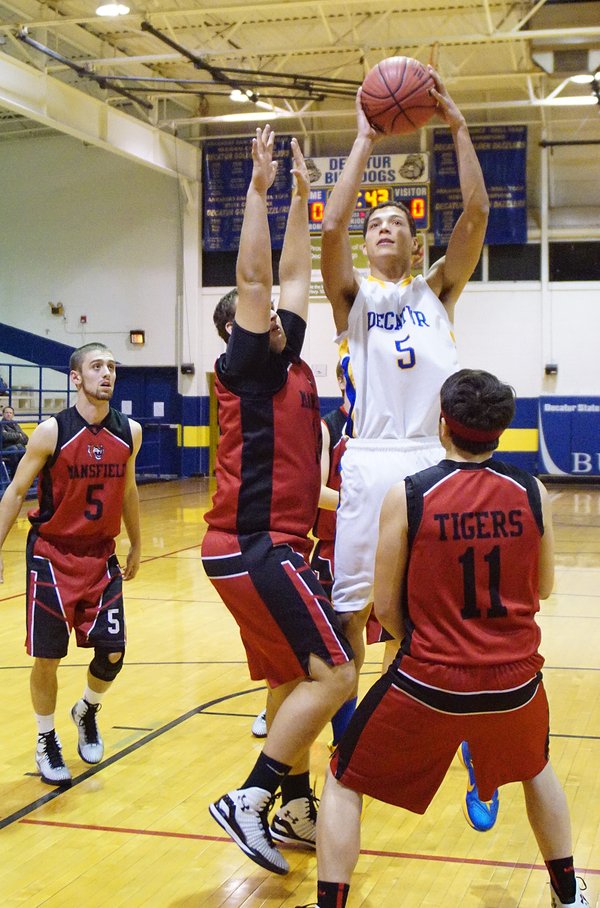Basketball District tournaments kick off postseason play