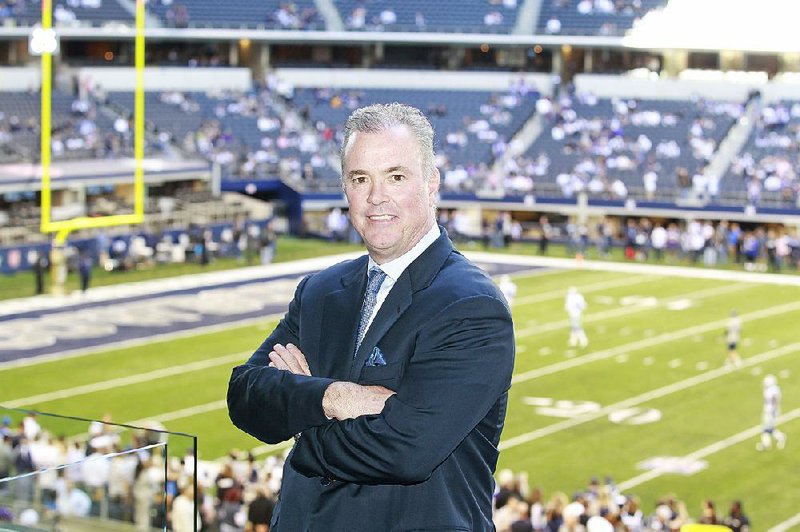 Stephen Jones, the executive vice president and director of player personnel for the Dallas Cowboys, will join his father, Jerry, as one of four father-son combinations to be selected into the Arkansas Sports Hall of Fame when he is inducted Friday. 