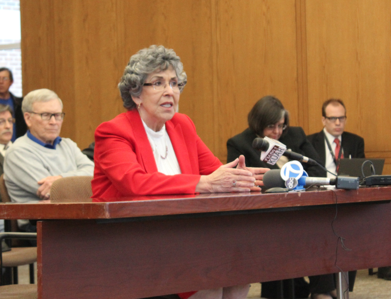 Arkansas Supreme Court Justice Josephine Hart addresses the Independent Citizens Commission on Monday.