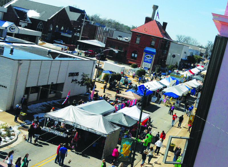 Many attend Daffodil Festival as slush thaws