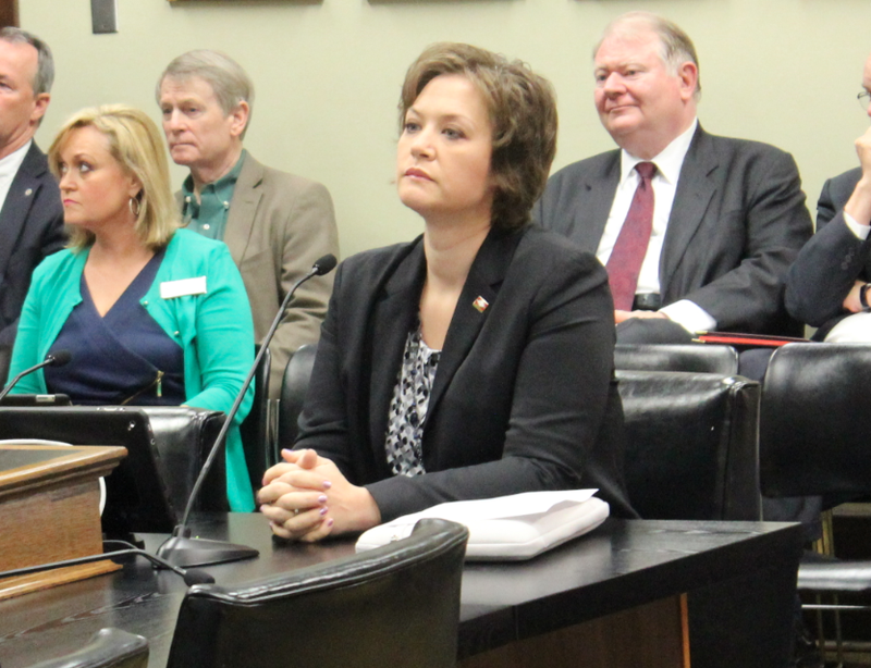 Rep. Jana Della Rosa, R-Rogers, looks on as the State Agencies and Governmental Affairs Committee votes on House Bill 1233.