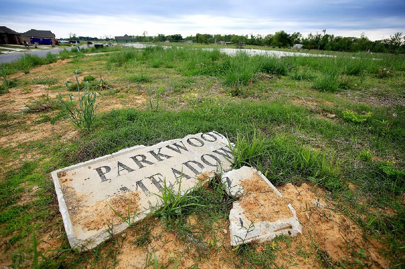 Arkansas Democrat-Gazette/STATON BREIDENTHAL --4/22/15--  Arkansas Democrat-Gazette/STATON BREIDENTHAL --4/22/15-- Houses are slowly being rebuilt in the Parkwood Meadows neighborhood of Vilonia after last year's tornado heavily damaged the neighborhood. 