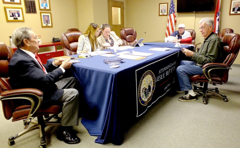 The Weekly Vista/Brandon Howard Liz Garcia and Lacie Kirchner, staff members for Attorney General Leslie Rutledge, met with residents Tuesday, May 12, from 9 a.m. to noon at City Hall to assist with consumer issues and help them in filing complaints against scam artists. The mobile office is a new initiative Rutledge launched in April, with the goal to bring the Attorney General&#8217;s office to all 75 of Arkansas&#8217; counties over the next year.