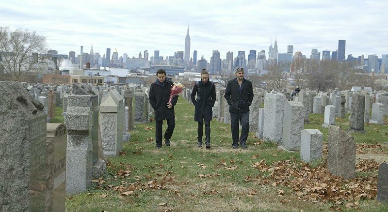 Les (Max Casella), Nicki (Trieste Kelly Dunn) and Ron (Onur Tukel) share a rare quiet moment in Applesauce.