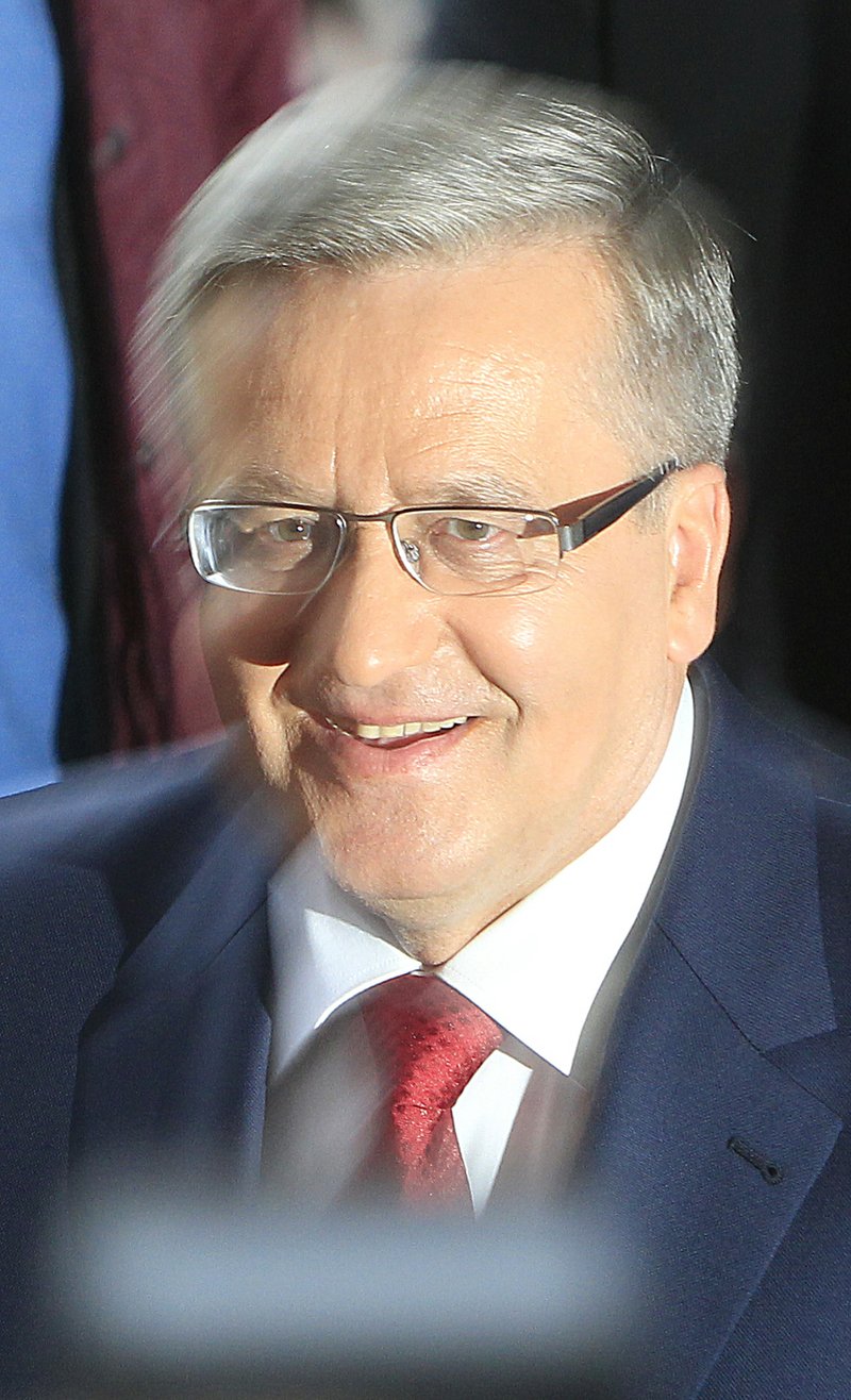 Polish president Bronislaw Komorowski arrives to take part in the second debate at a tv studio with opposition candidate Andrzej Duda ahead of the May 24 presidential runoff  in Warsaw, Poland, Thursday, May 21, 2015.