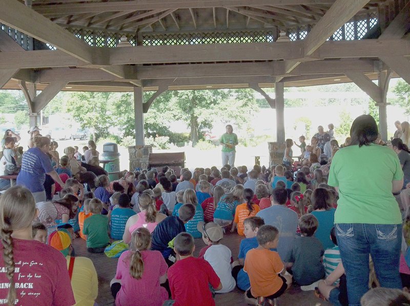 The White County Library System’s summer programs attract hundreds of children to Spring Park in Searcy and other participating libraries in the county. In addition to promoting children’s reading skills in the summer, the programs also provide entertainment to area children.