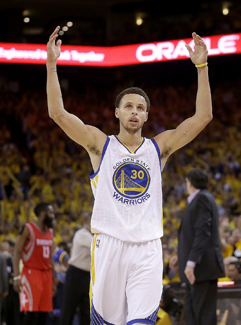 Curry's game winner lifts Warriors in OT