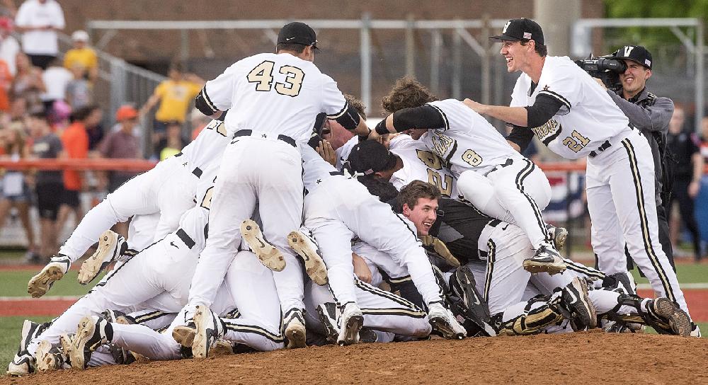 CWS: Vanderbilt 5, Louisville 3 - Carson Fulmer, Dansby Swanson lead Vandy  over rival Louisville