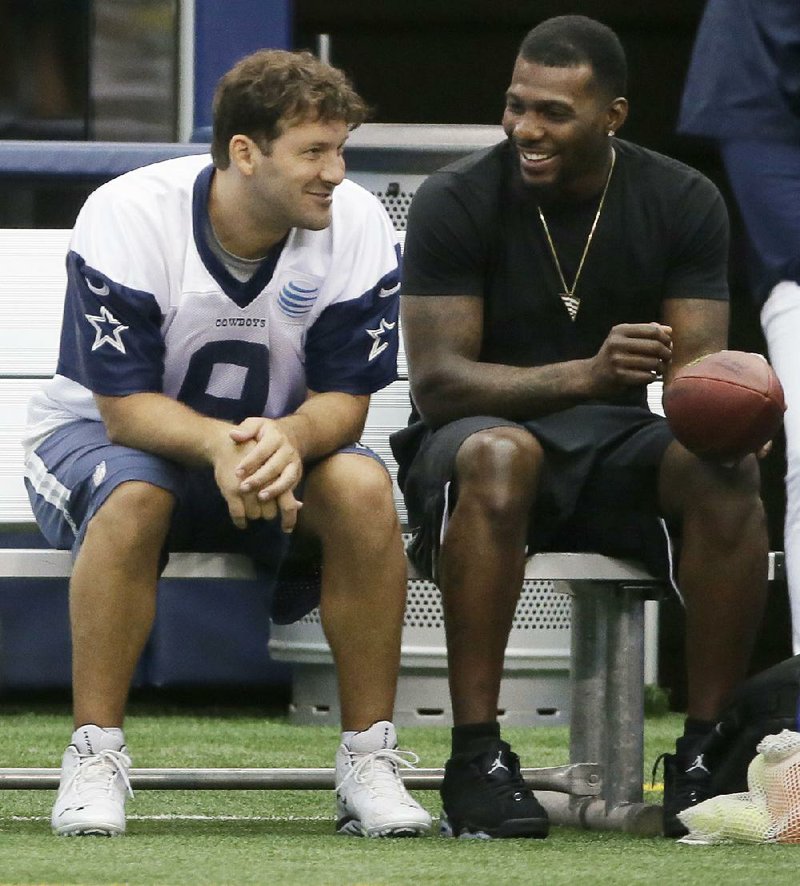 November 05, 2017: Dallas Cowboys wide receiver Dez Bryant #88 during an  NFL football game between the Kansas City Chiefs and the Dallas Cowboys at  AT&T Stadium in Arlington, TX Dallas defeated