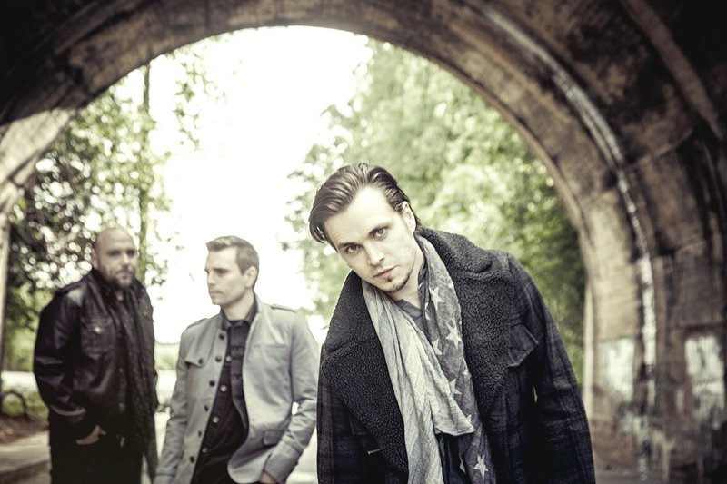 Jonathan Jackson and his band Enation will perform tonight at George’s Majestic Lounge in Fayetteville. Jackson’s touring career comes in addition to his appearances on television, including the hit “Nashville.”