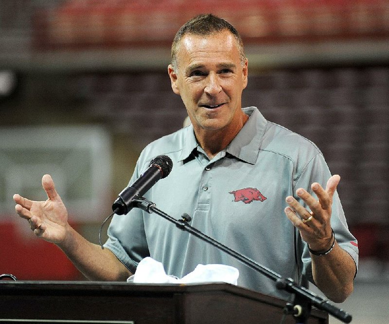 Arkansas Coach Jimmy Dykes, who took the Razorbacks women’s team to the NCAA Tournament in his first season, will have a hand in helping the SEC Network promote Arkansas sports programming Tuesday by using social media.