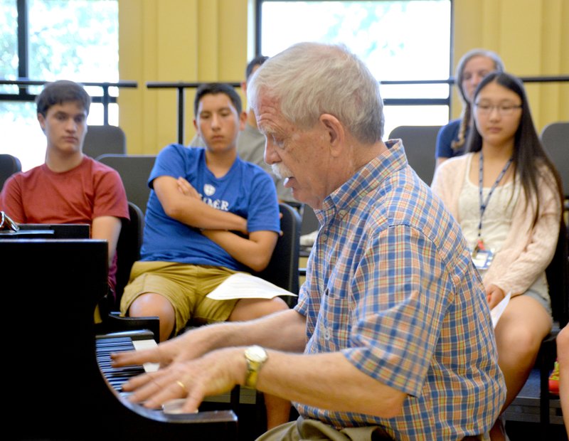 Janelle Jessen/Herald-Leader William Phemister, professor emeritus at Wheaton College in Illinois, lead a piano workshop during John Brown University&#8217;s Piano Academy last week.