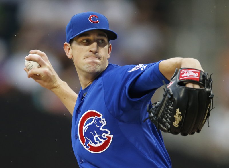 Chicago Cubs starting pitcher Kyle Hendricks (28) delivers in the first inning of a baseball game against the New York Mets in New York, Tuesday, June 30, 2015. 