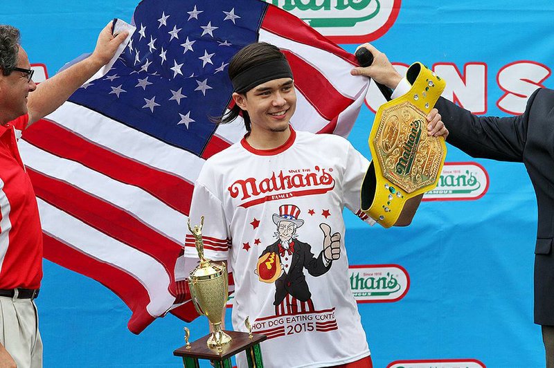 Matt Stonie dethroned eight-time defending champion Joey Chestnut on Saturday by eating 62 hot dogs and buns in 10 minutes at the Nathan’s Hot Dog Eating Contest in New York.