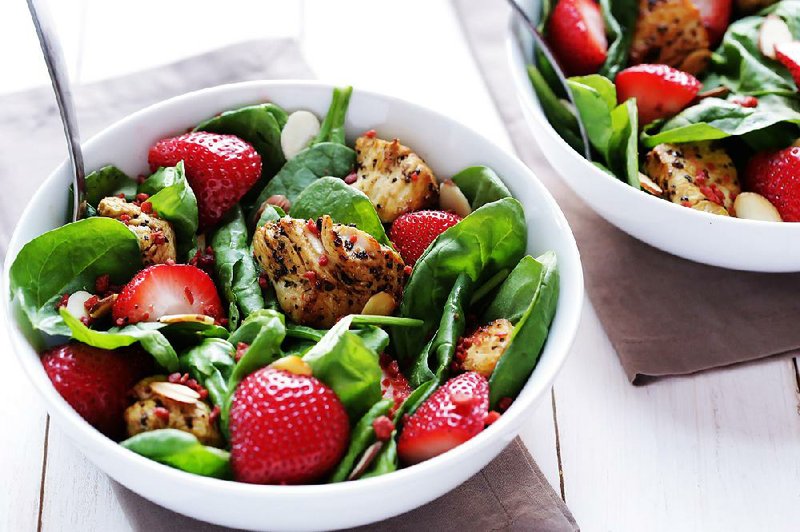 Lemon Pepper Spinach Salad With Chicken 