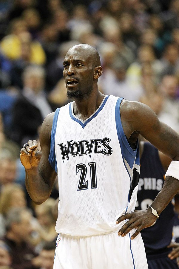 Kevin Garnett says farewell after 21 seasons in the NBA