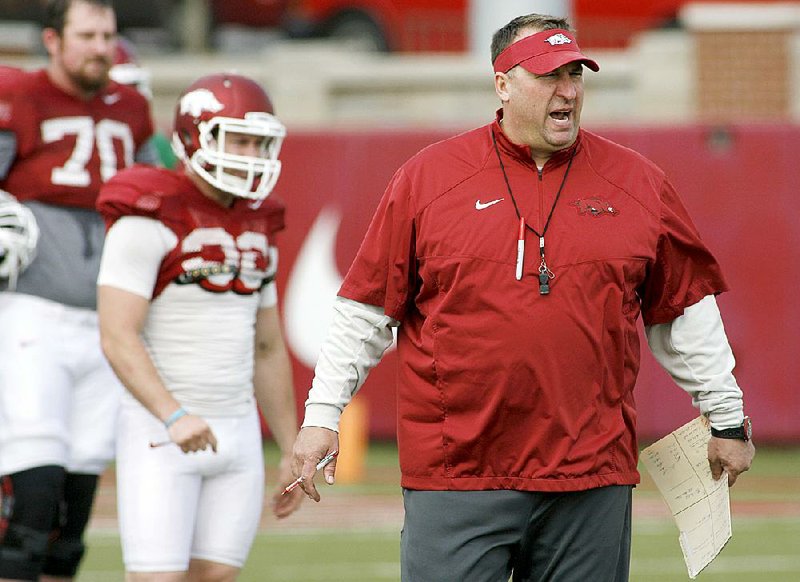 Arkansas Coach Bret Bielema’s cooking ability has become a popular topic on Twitter and with his players. Bielema said he loves to cook despite never reading a recipe, taking a cooking class or going to a cooking show.