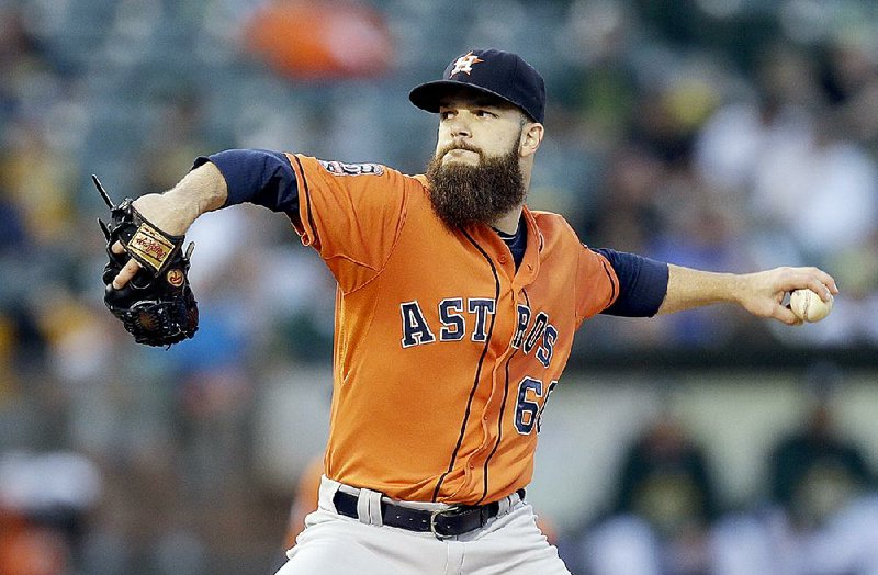 Houston Astros pitcher Dallas Keuchel (Arkansas Razorbacks) finished the week 1-1 with a victory at home over Arizona (6 innings, 2 hits, 2 earned runs, 3 walks, 8 strikeouts) last Sunday and a road loss to Oakland (7 2/3 innings, 10 hits, 3 earned runs, 2 walks, 3 strikeouts) Friday. Keuchel is 13-6 this season.