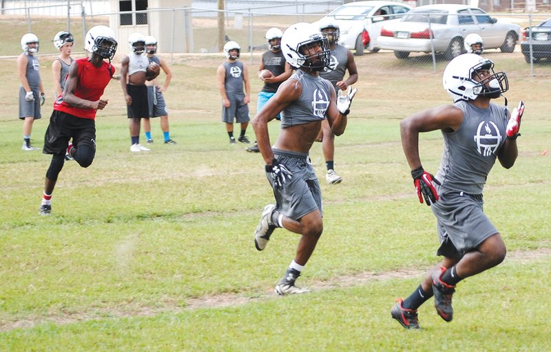 Smackover works on special teams
