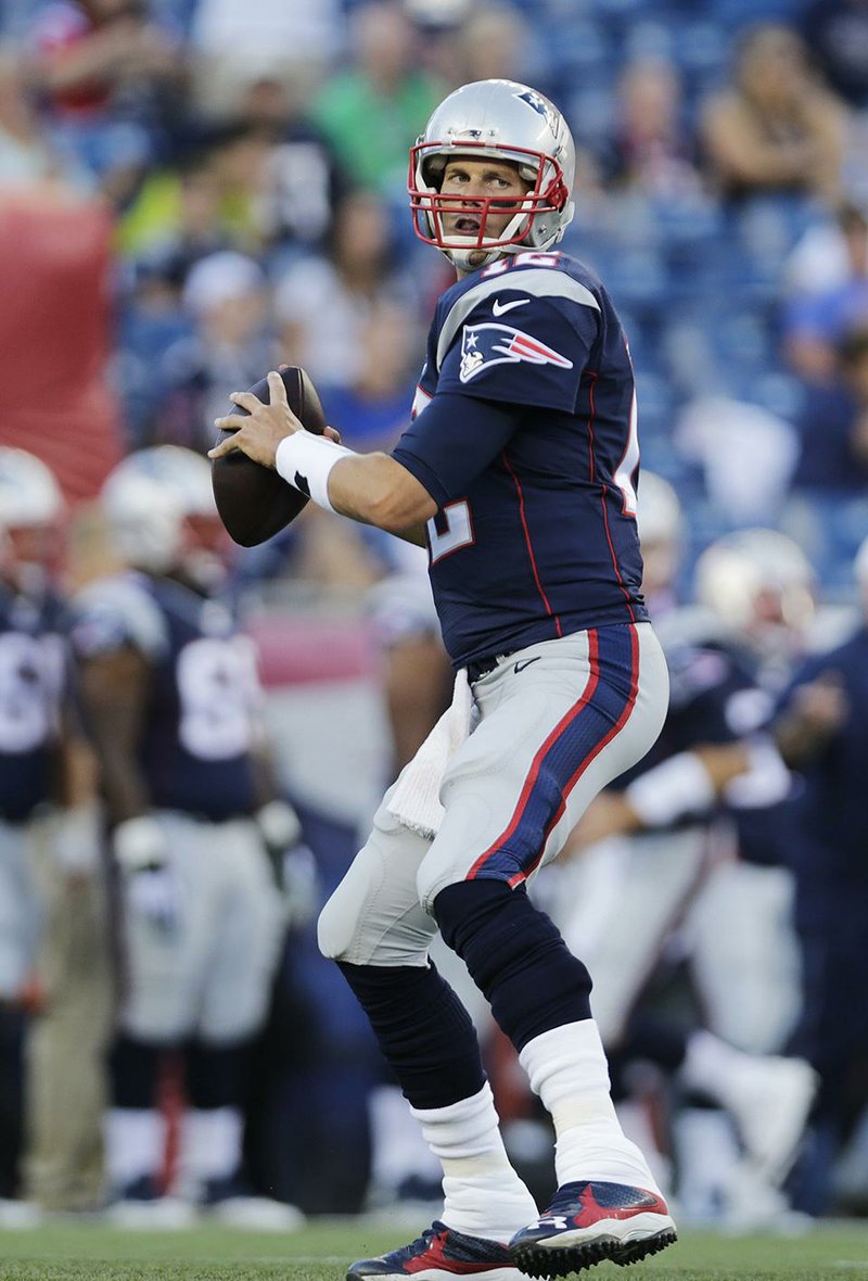 Patriots fans gave Tom Brady ovation as he made pregame entrance