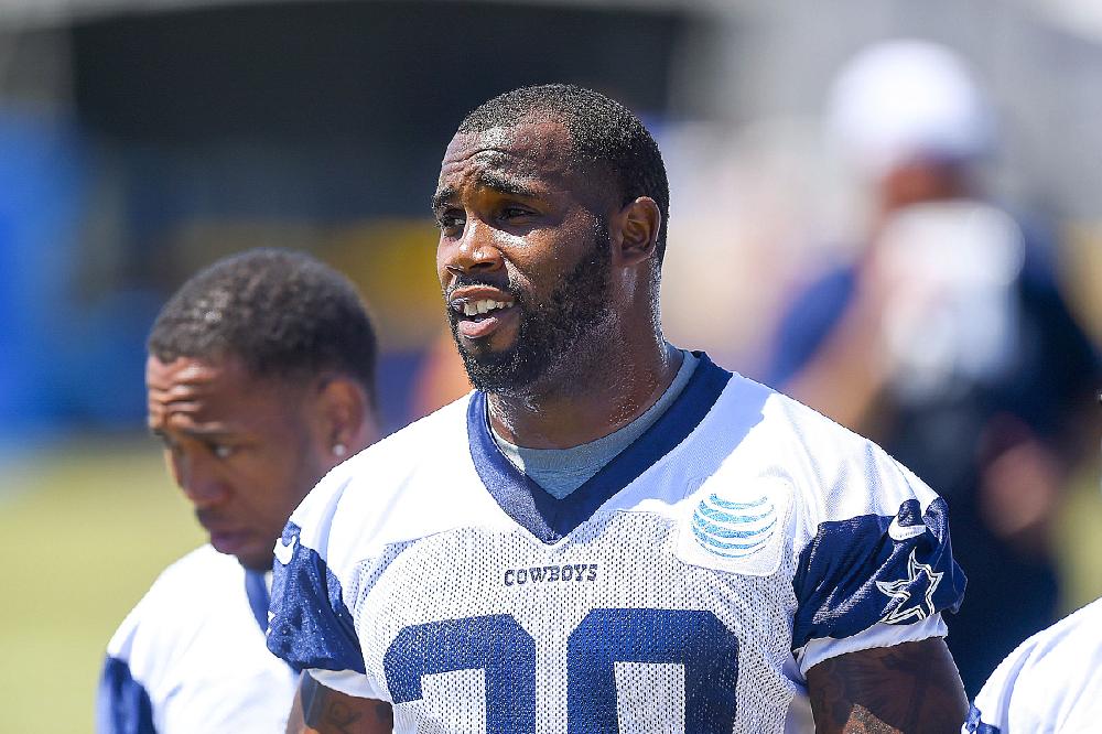 WholeHogSports - Darren McFadden: Injury from slip near pool, not from  dropped cellphone