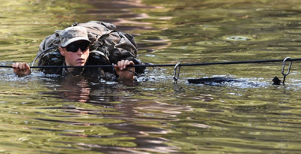 In first for female GIs, two pass Ranger School