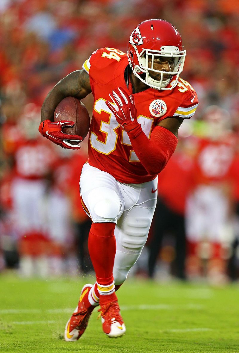 The Kansas City Chiefs are hoping Knile Davis (above) and Jamaal Charles will give them a “thunder and lightning” look in the backfield.