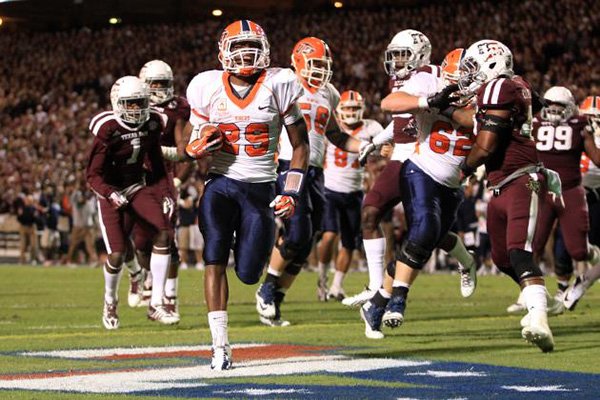 UTEP running back Aaron Jones runs for a touchdown during a game against Texas A&M on Saturday, Nov. 2, 2013, in College Station, Texas. (AP Photo/Eric Christian Smith)