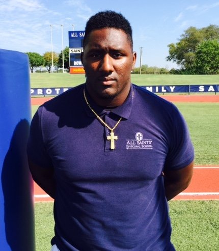 Highly recruited defensive lineman Michael Williams plans to officially visit the Hogs. 