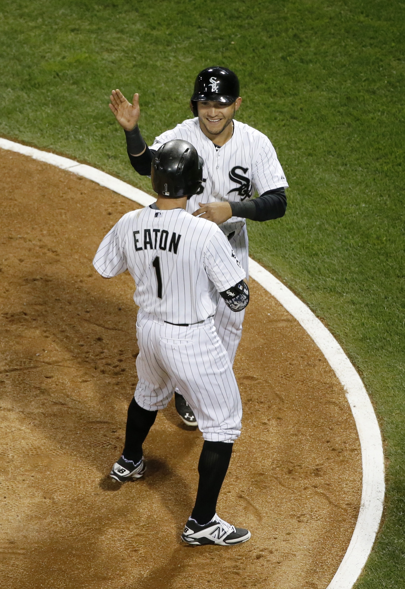 Adam Eaton helps White Sox beat Royals, Sports