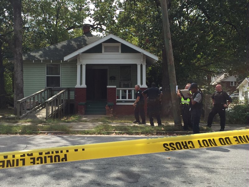 Little Rock police investigate a reported shooting at 4121 W. 13th St. on Wednesday, Sept. 30, 2015.