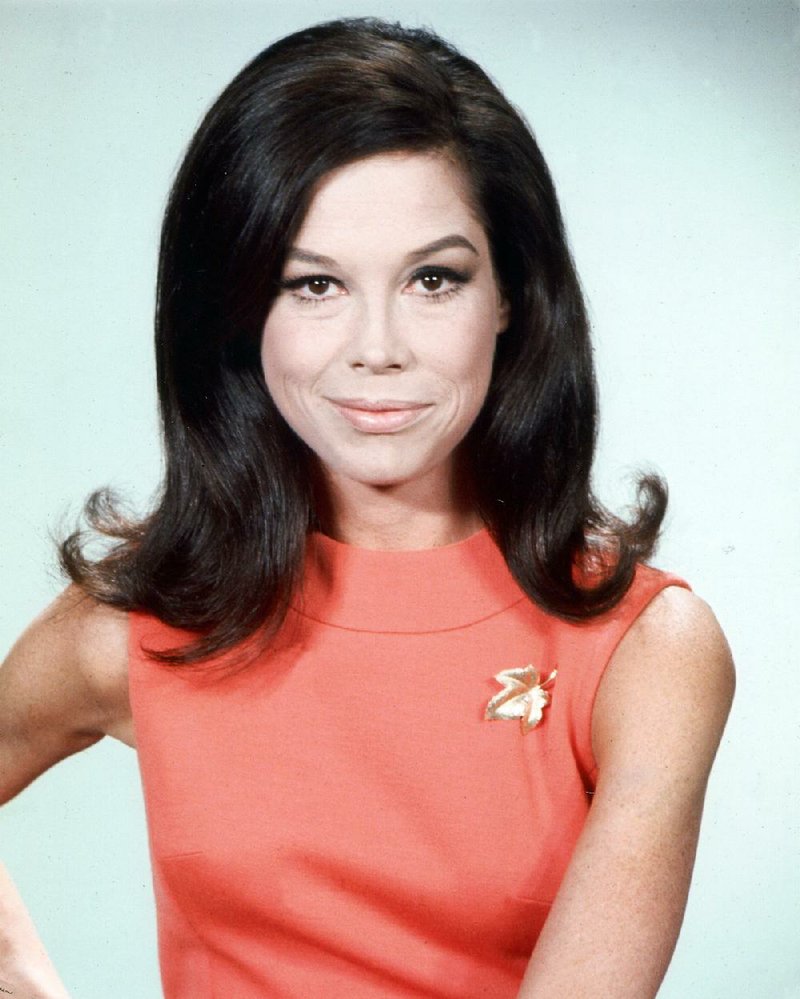 Mary Tyler Moore Facts — From Her Tough Childhood to a 