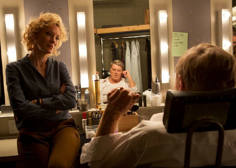 CBS news producer Mary Mapes (Cate Blanchett) confers with journalistic icon Dan Rather (Robert Redford) in James Vanderbilt’s Truth, a retelling of the 2004 events that led to the implosion of their news careers.
