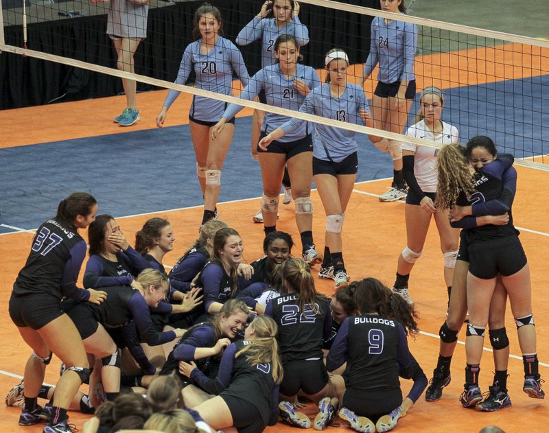 Volleyball Fayetteville outlasts Springdale HarBer in five sets