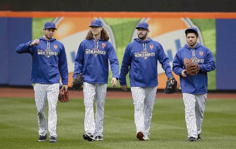 New York Mets pitcher Jacob deGrom doesn’t have any problem being noticed thanks to his long hair. 