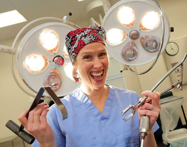 Surgeon Works To Recruit Women For Orthopedics Northwest Arkansas Democrat Gazette 7015