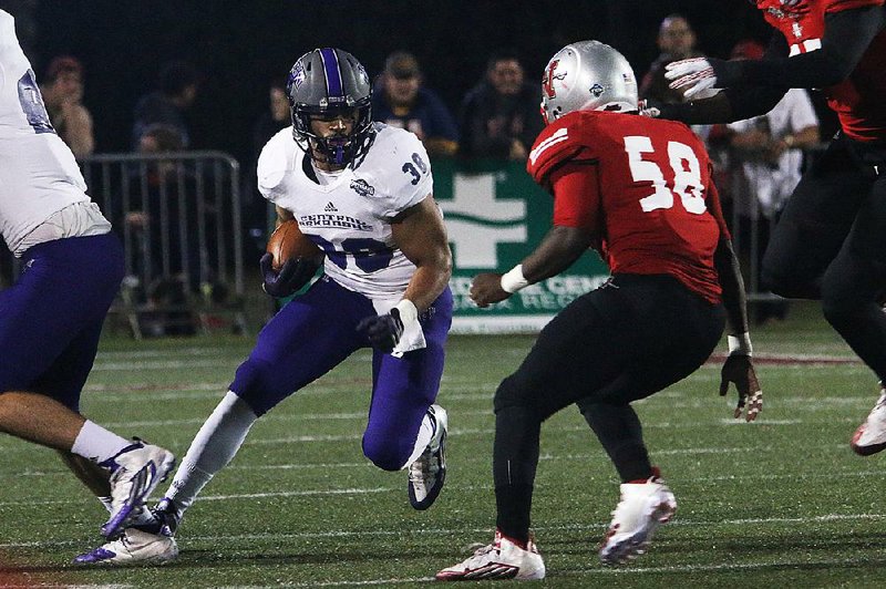 Central Arkansas running back Blake Veasley rushed for 139 yards and 2 touchdowns on 30 carries in the Bears’ 34-31 victory.