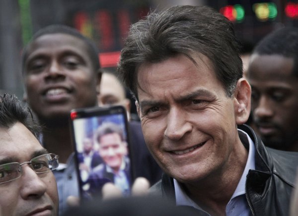 Video Charlie Sheen Says He Is Hiv Positive Has Been Blackmailed 