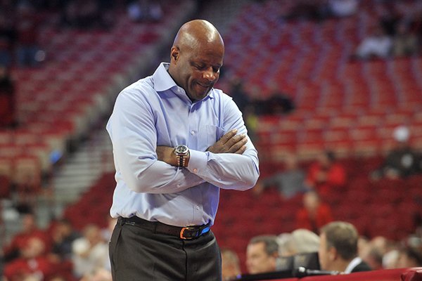 Arkansas coach Mike Anderson reacts during the second half of a game against Akron on Wednesday, Nov. 18, 2015, at Bud Walton Arena in Fayetteville. 